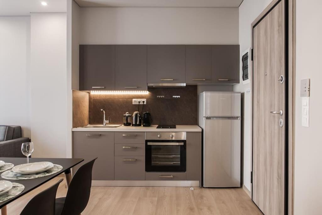 Piraeus Deluxe 2Bdr Apt - Near Metro And Port Exteriör bild