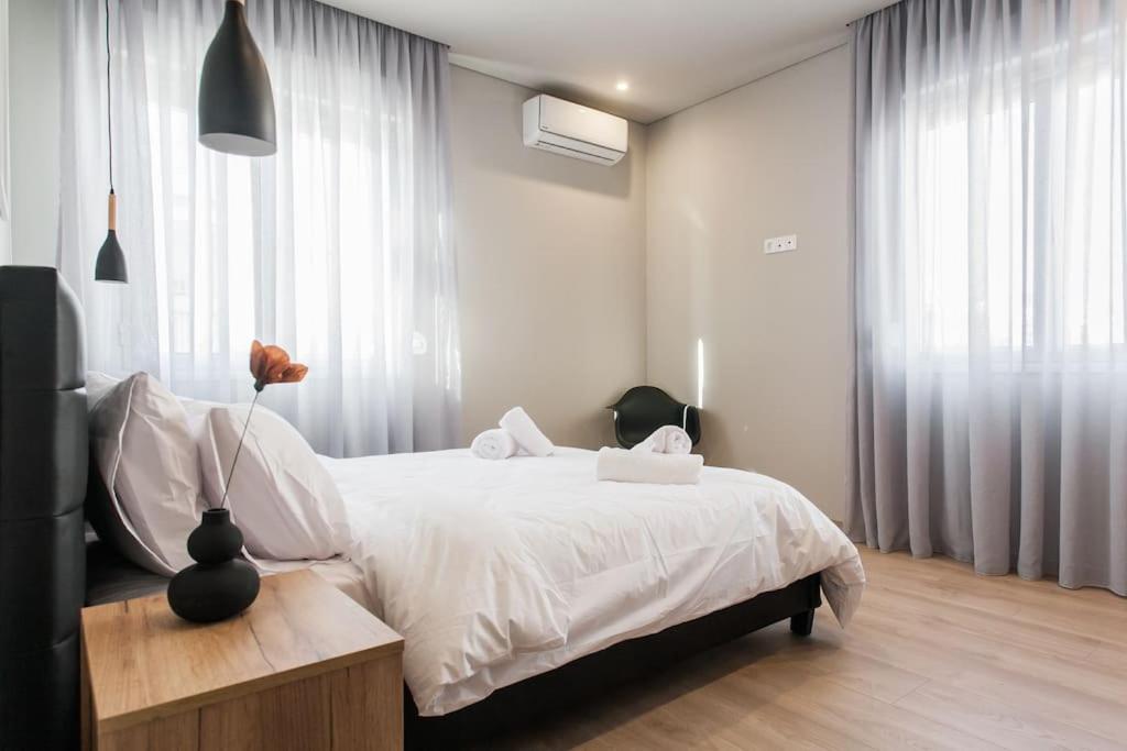Piraeus Deluxe 2Bdr Apt - Near Metro And Port Exteriör bild