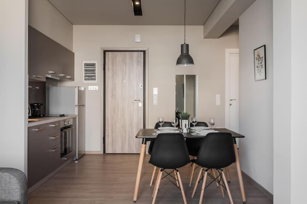 Piraeus Deluxe 2Bdr Apt - Near Metro And Port Exteriör bild